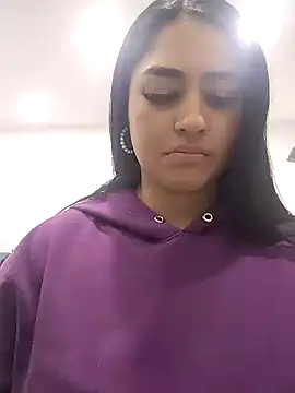 Snapshot of Charlotte_cutee18 chatting on 10.29.25 Charlotte cutee18 online show from 10.29.25