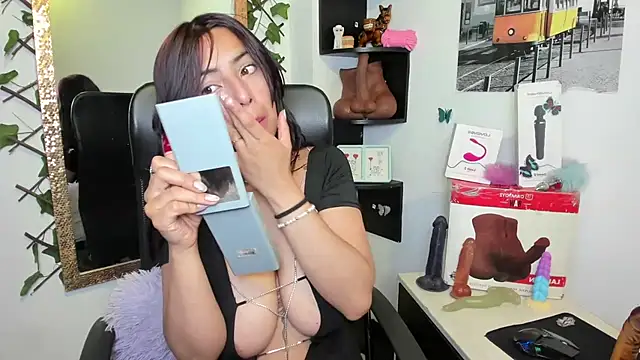 Snapshot of Prety_Nany chatting on 09.29.25 Prety Nany online show from 09.29.25