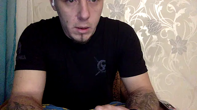 Snapshot of KristiDan chatting on 12.14.25 KristiDan online show from 12.14.25