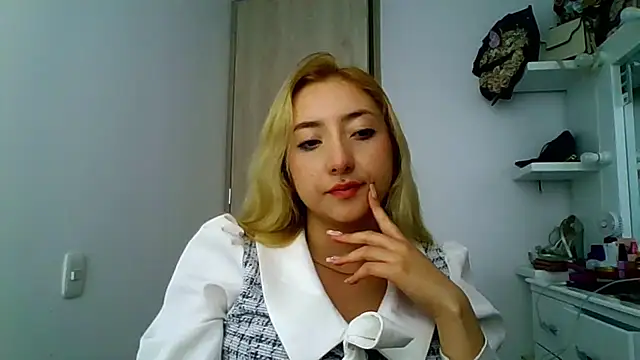 Snapshot of Barbie_girl_69 chatting on 12.03.25 Barbie girl 69 online show from 12.03.25