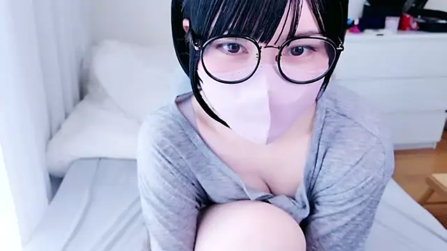 Snapshot of _HIKARU_ chatting on 03.15.25 HIKARU online show from 03.15.25