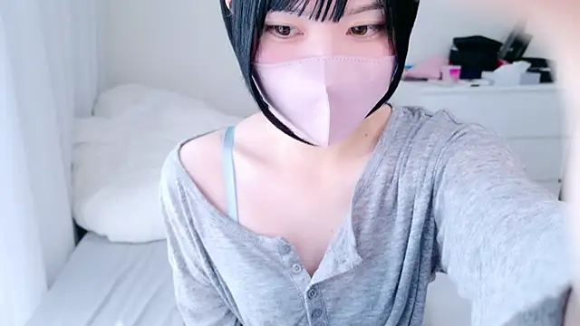 Snapshot of _HIKARU_ chatting on 03.17.25 HIKARU online show from 03.17.25