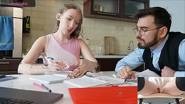 Snapshot of luxmuur chatting on 12.09.24 luxmuur online show from 12.09.24