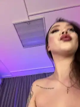 RollingGirls online show from 02.18.25