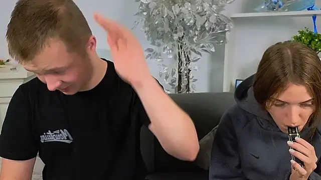 Snapshot of _Olli__Stiw_ chatting on 10.22.25 Olli Stiw online show from 10.22.25