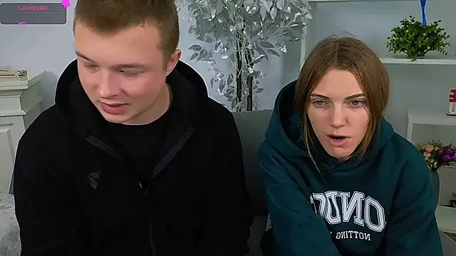 Snapshot of _Olli__Stiw_ chatting on 10.27.25 Olli Stiw online show from 10.27.25