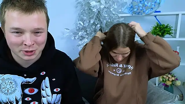 Snapshot of _Olli__Stiw_ chatting on 11.13.25 Olli Stiw online show from 11.13.25