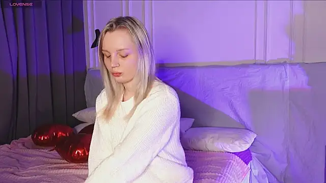 Beatrica Klein online show from 02.12.25