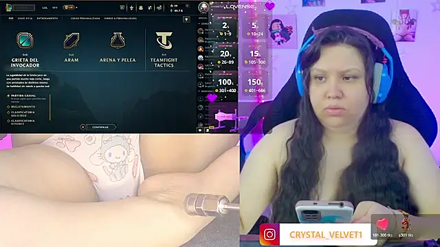 crystal7u7 online show from 10.25.25