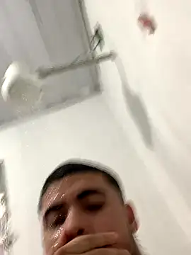 Snapshot of Casal_Safado_ chatting on 10.04.25 Casal Safado online show from 10.04.25