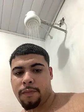 Snapshot of Casal_Safado_ chatting on 10.10.25 Casal Safado online show from 10.10.25