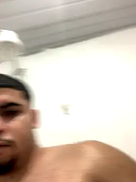 Snapshot of Casal_Safado_ chatting on 10.24.25 Casal Safado online show from 10.24.25