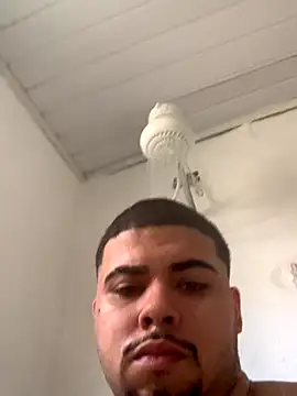 Snapshot of Casal_Safado_ chatting on 10.24.25 Casal Safado online show from 10.24.25