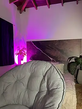 EmaSaenz online show from 02.21.25