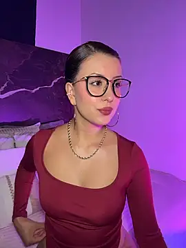 EmaSaenz online show from 10.11.25