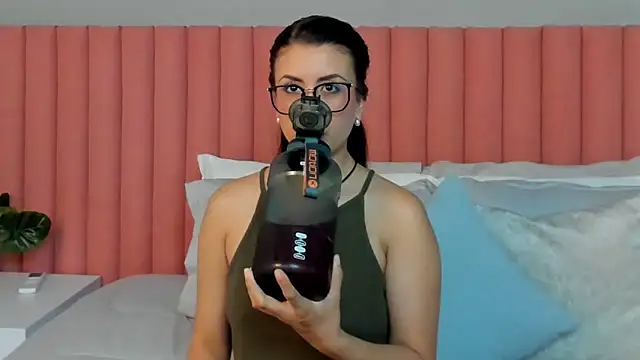 EmaSaenz online show from 04.01.26