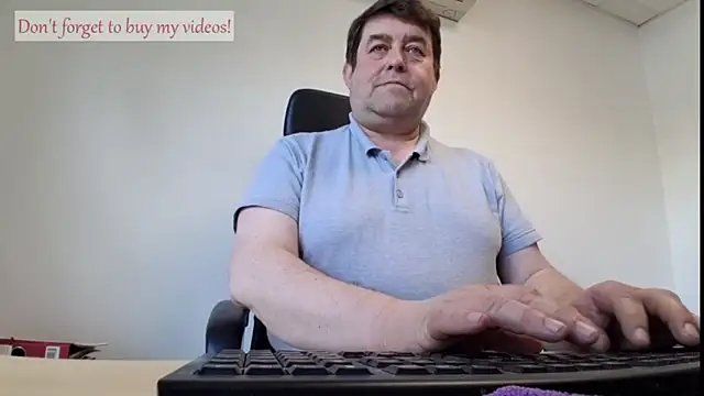 Snapshot of sympatrique chatting on 05.21.26 sympatrique online show from 05.21.26