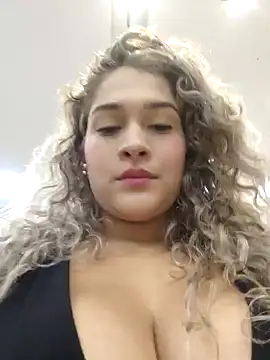 Sara smiiith211 online show from 12.12.24