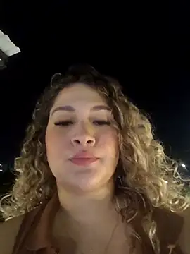 Sara smiiith211 online show from 10.30.25