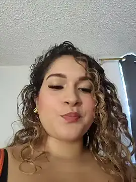 Sara smiiith211 online show from 11.30.25