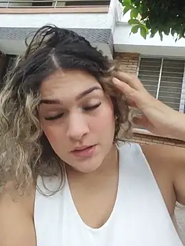 Sara smiiith211 online show from 05.18.26