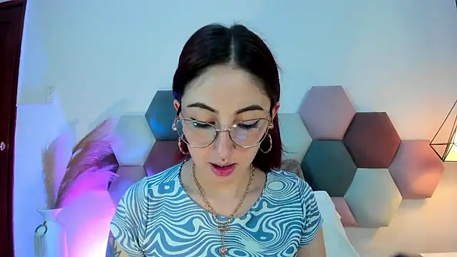 Emilywatsonn online show from 09.23.25