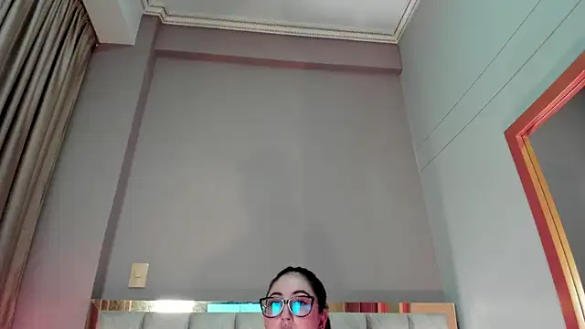 Emilywatsonn online show from 01.10.26