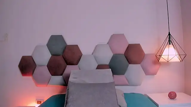Emilywatsonn online show from 07.10.26