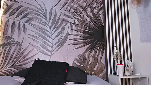 Samaantha-White online show from 02.22.25