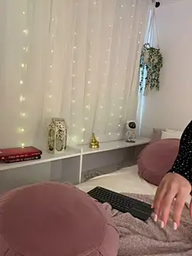 Snapshot of Amelia_Rouse chatting on 06.26.26 Amelia Rouse online show from 06.26.26