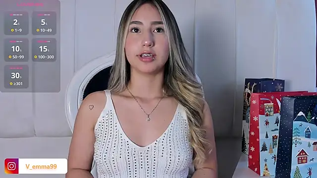 Snapshot of _Emma_Valka chatting on 12.20.24 Emma Valka online show from 12.20.24