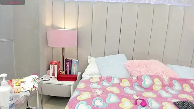 Kendaal Doshi online show from 12.19.25