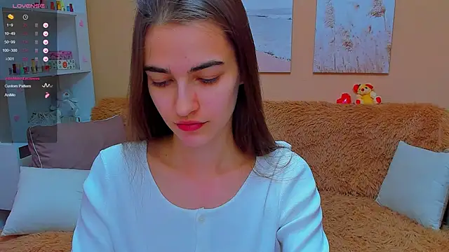 Snapshot of AstoriyaNight chatting on 02.16.25 AstoriyaNight online show from 02.16.25