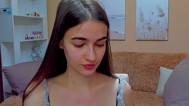 Snapshot of AstoriyaNight chatting on 03.20.25 AstoriyaNight online show from 03.20.25