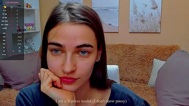 Snapshot of AstoriyaNight chatting on 03.20.25 AstoriyaNight online show from 03.20.25