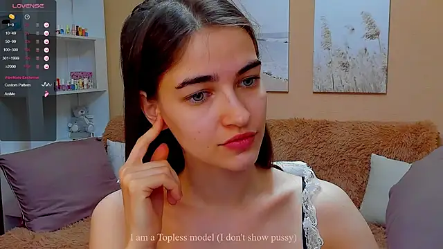 Snapshot of AstoriyaNight chatting on 03.22.25 AstoriyaNight online show from 03.22.25