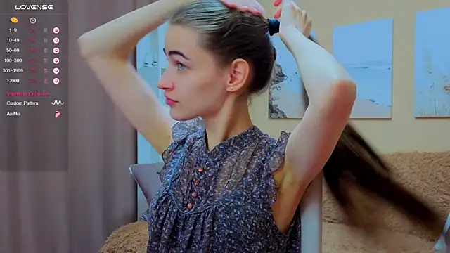 Snapshot of AstoriyaNight chatting on 09.13.25 AstoriyaNight online show from 09.13.25