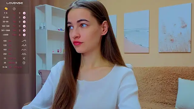 Snapshot of AstoriyaNight chatting on 09.28.25 AstoriyaNight online show from 09.28.25