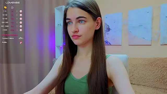 Snapshot of AstoriyaNight chatting on 11.13.25 AstoriyaNight online show from 11.13.25