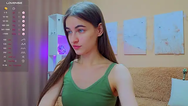 Snapshot of AstoriyaNight chatting on 11.14.25 AstoriyaNight online show from 11.14.25