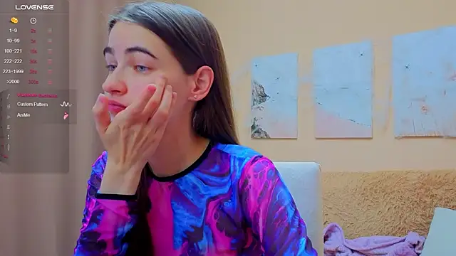 Snapshot of AstoriyaNight chatting on 11.16.25 AstoriyaNight online show from 11.16.25