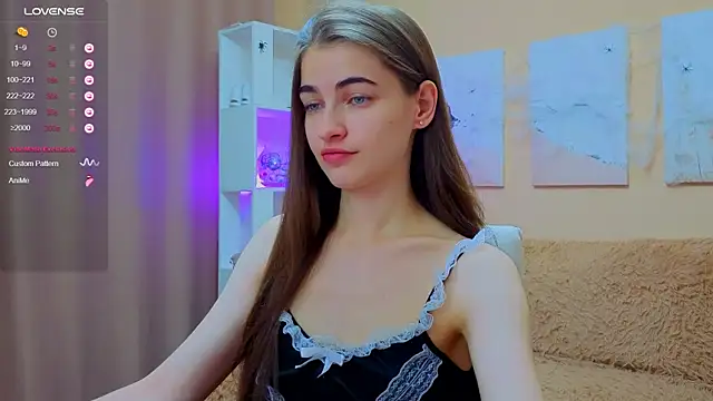 Snapshot of AstoriyaNight chatting on 11.20.25 AstoriyaNight online show from 11.20.25