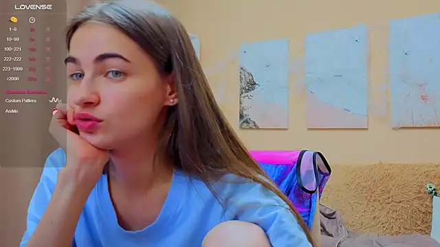 Snapshot of AstoriyaNight chatting on 11.23.25 AstoriyaNight online show from 11.23.25