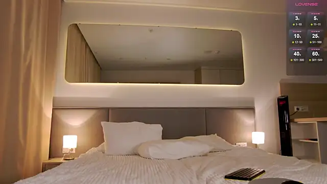 Snapshot of WOW-PeaCH-Girl chatting on 09.08.25 WOW-PeaCH-Girl online show from 09.08.25