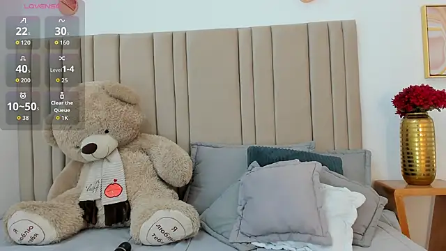 Snapshot of izadii chatting on 09.09.25 izadii online show from 09.09.25