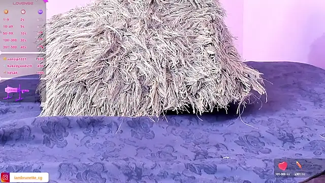 Snapshot of billiee_brunette chatting on 03.18.25 billiee brunette online show from 03.18.25