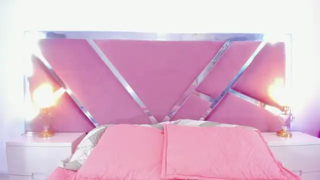 NinnaVous online show from 01.15.25