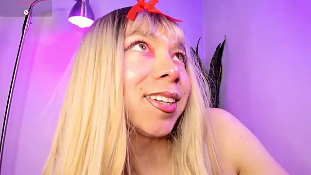 victoria qq online show from 10.18.25