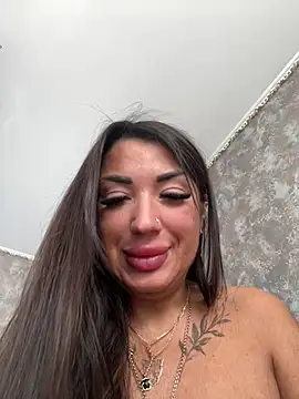 Snapshot of RuslanaXX chatting on 02.22.26 RuslanaXX online show from 02.22.26