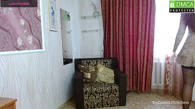 Snapshot of Linda_Ernestine chatting on 11.27.25 Linda Ernestine online show from 11.27.25